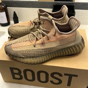 Yeezy Boost Sand Taupe size 5